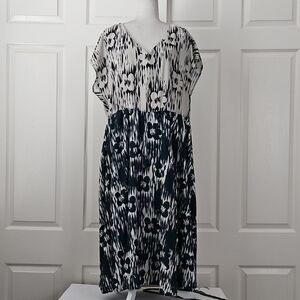 Eloquii Keyhole Back Midi Dress